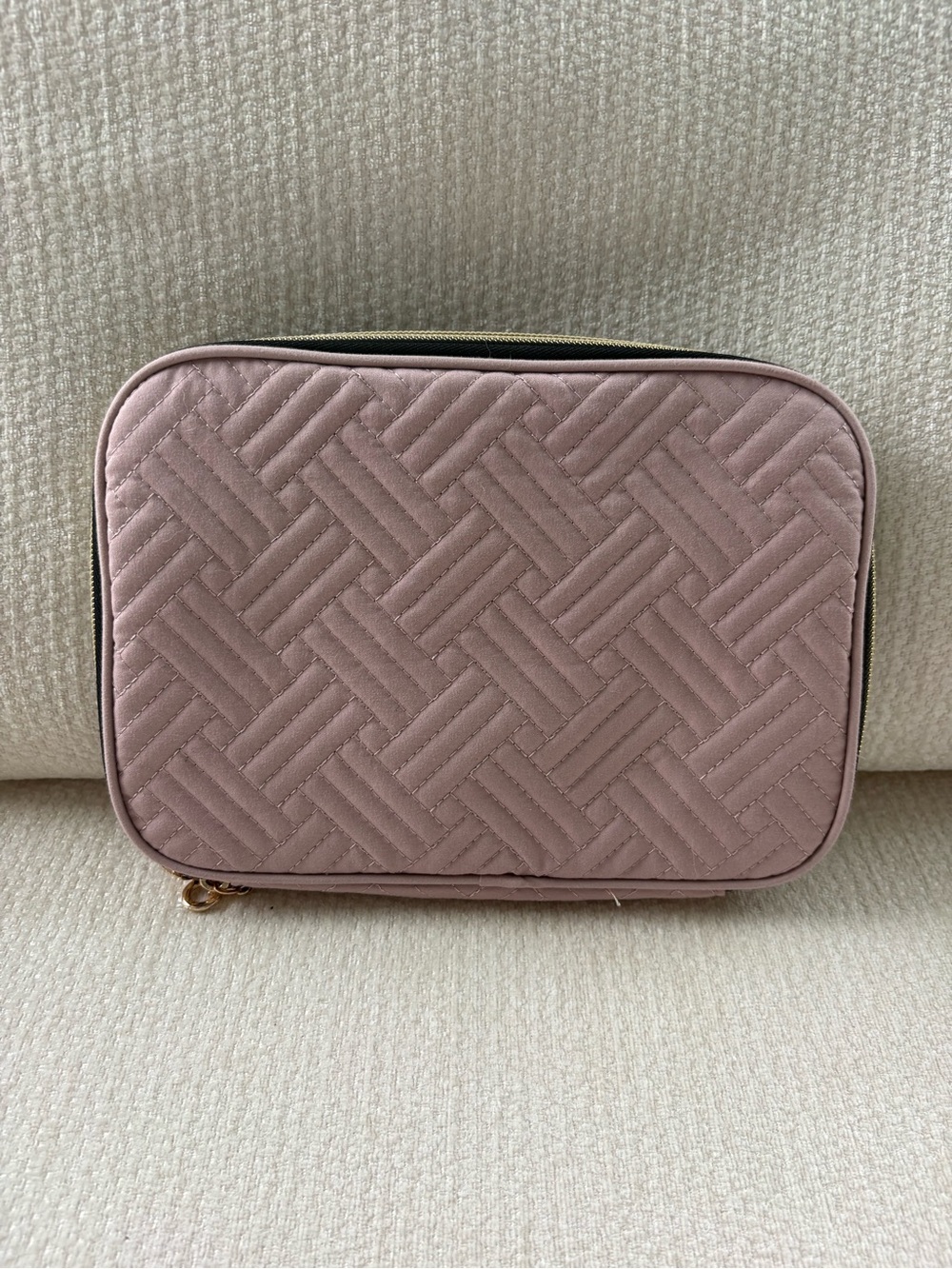 BAGSMART Quilted Electronic Organizer Travel Cable Case Blush Pink